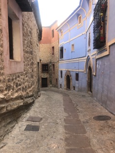 Windy cobbled road, easy to get lost in Albarracín