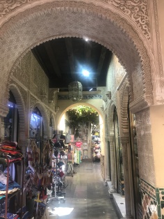 Historic centre tourist shops, Granada
