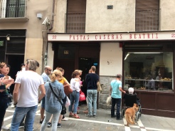 Not sure what this bakery was selling bu the queue outside means it was probably good, in Pamplona Spain